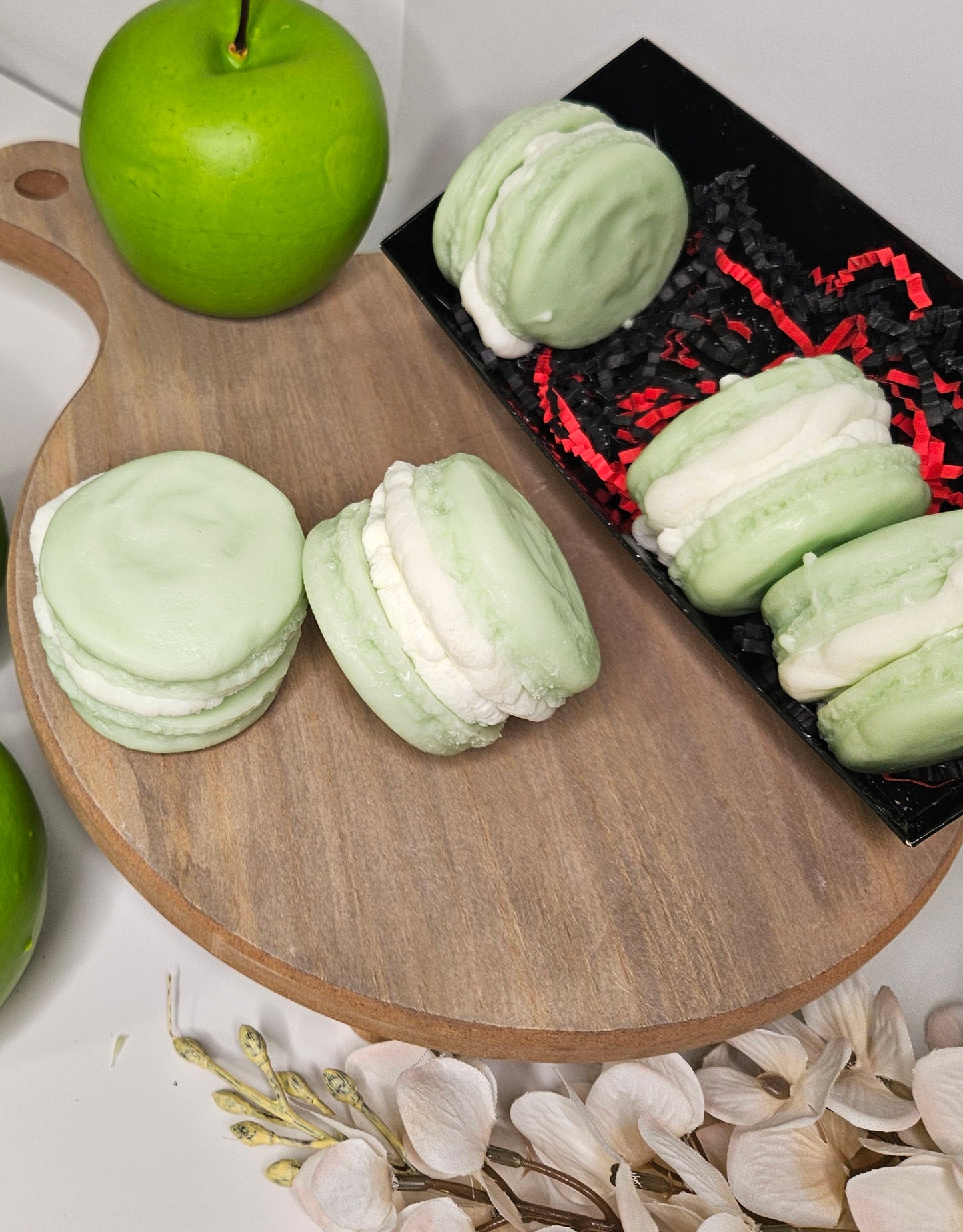 Green Appletini Macrons