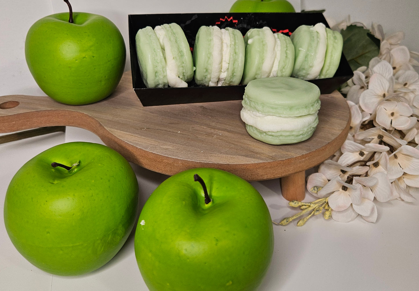 Green Appletini Macrons