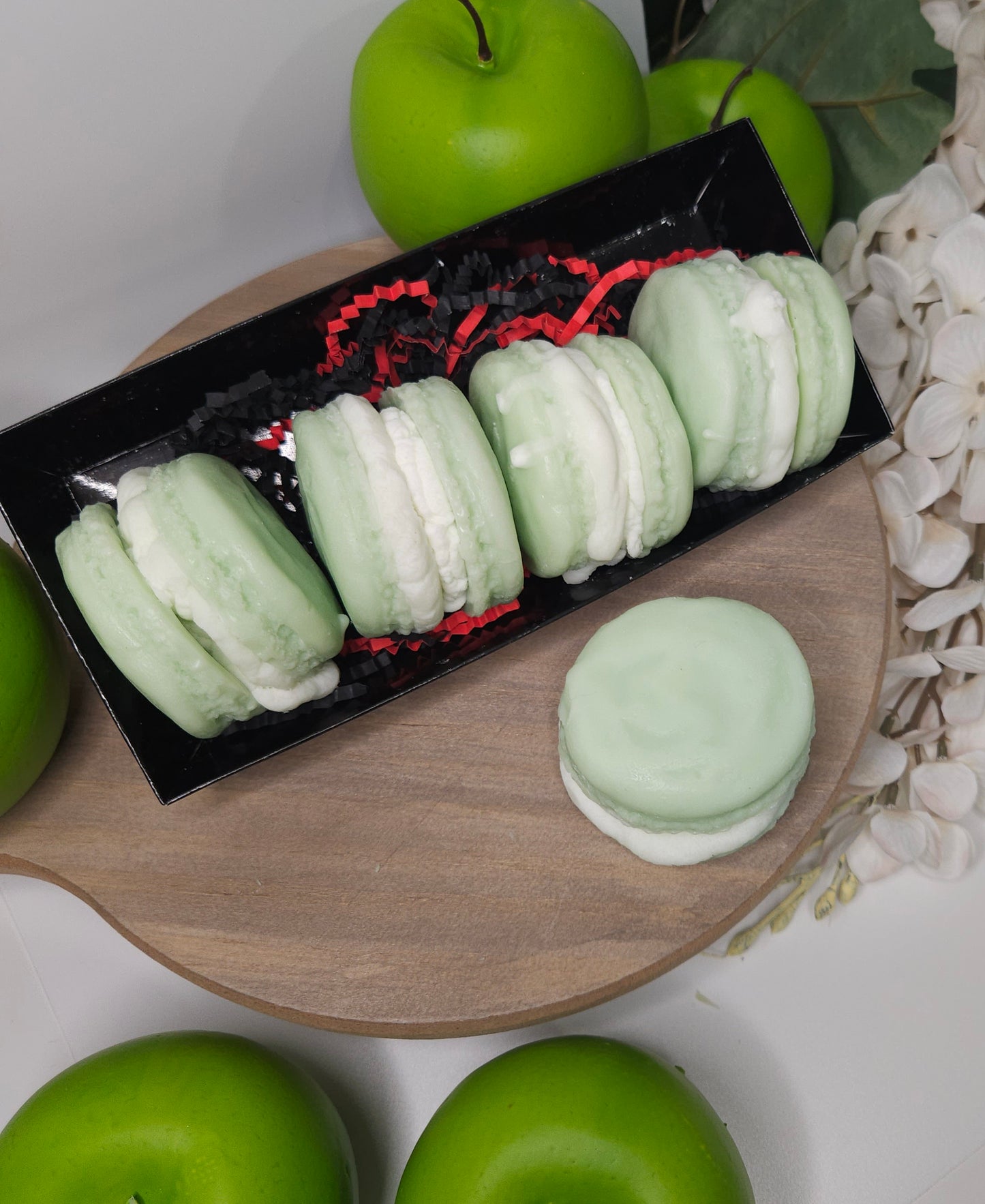 Green Appletini Macrons