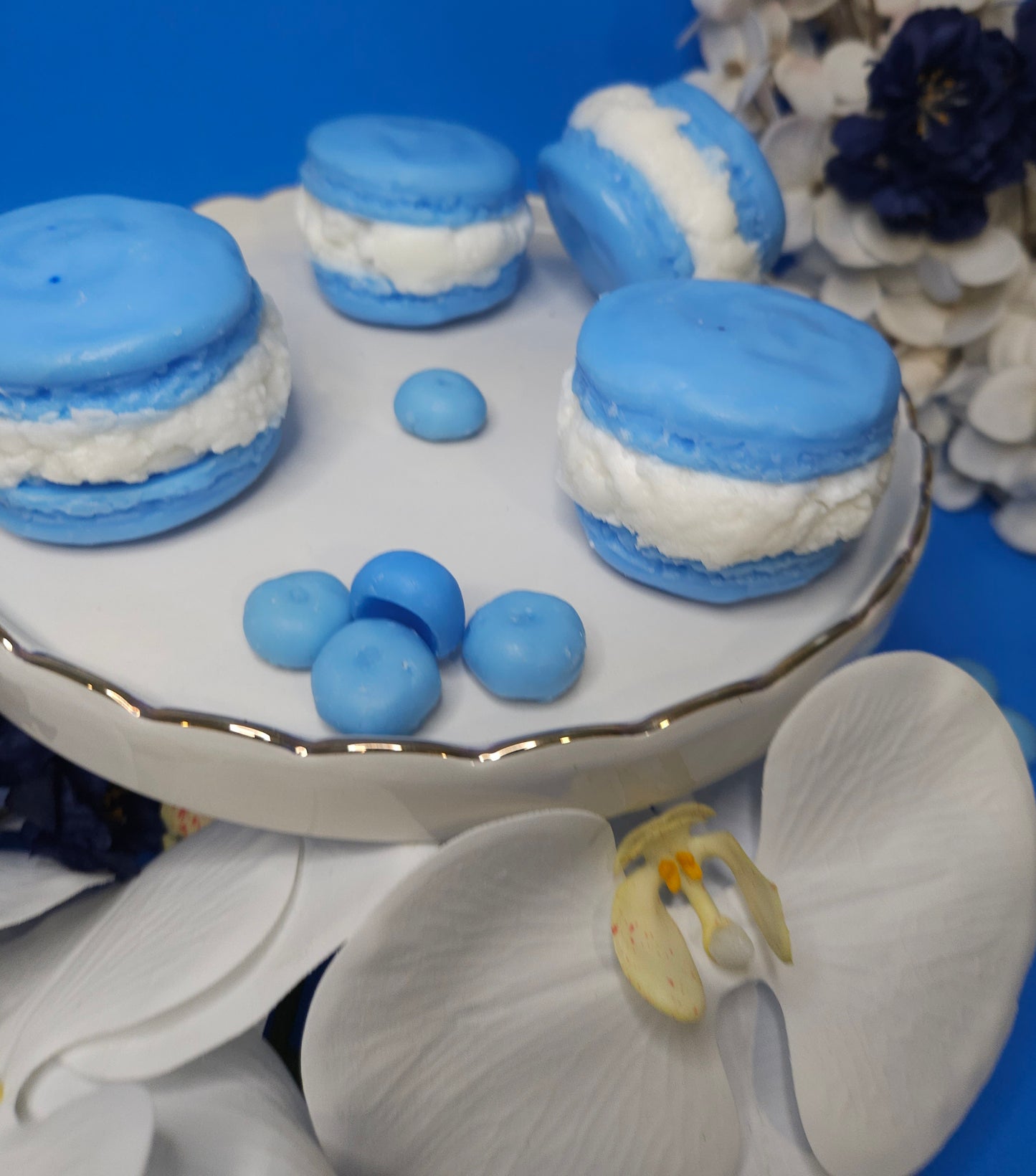 Blueberry Macrons