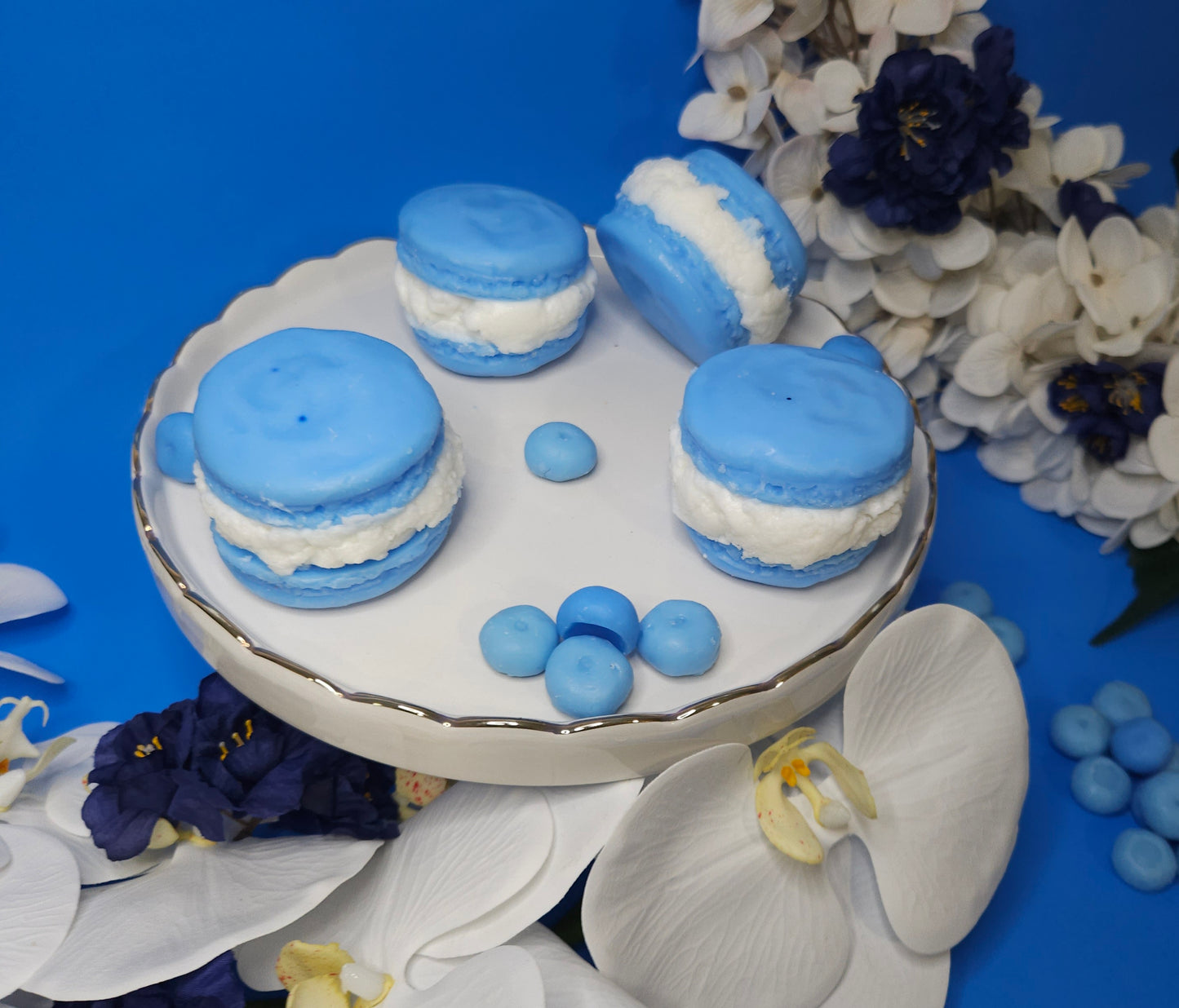 Blueberry Macrons