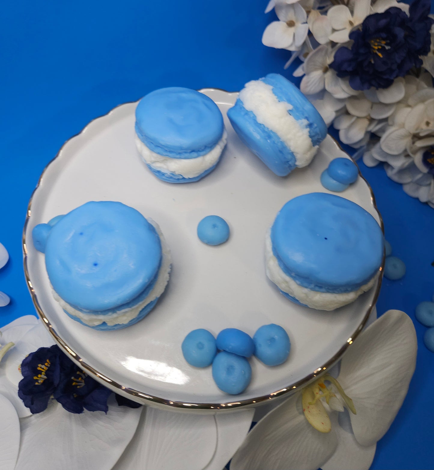 Blueberry Macrons