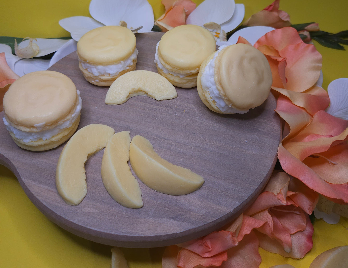 Peach Macrons