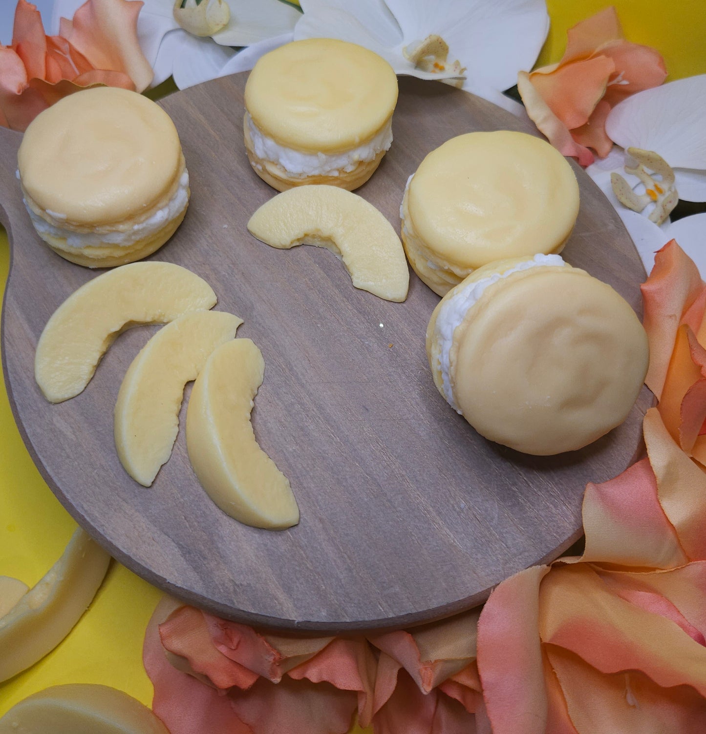 Peach Macrons