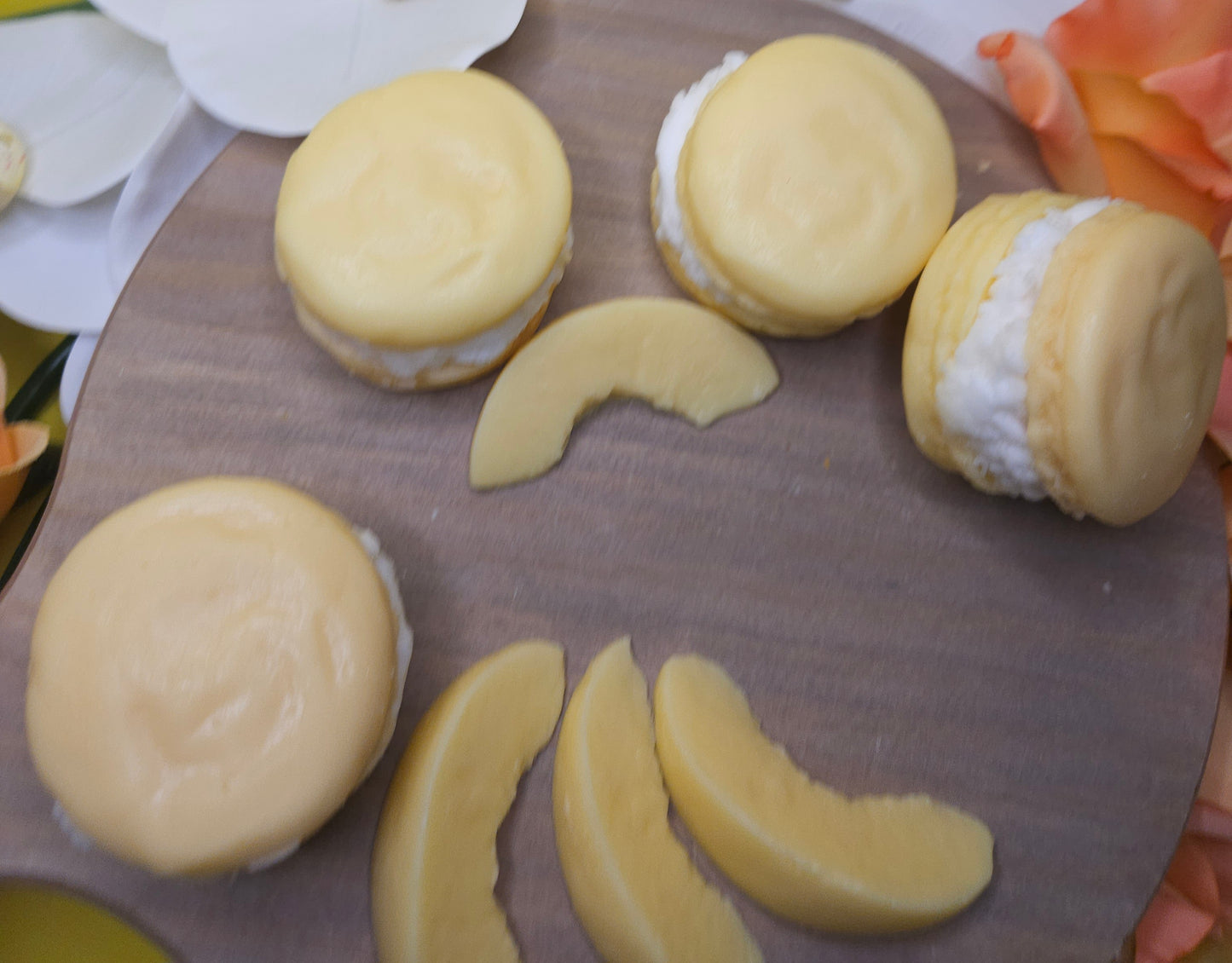 Peach Macrons