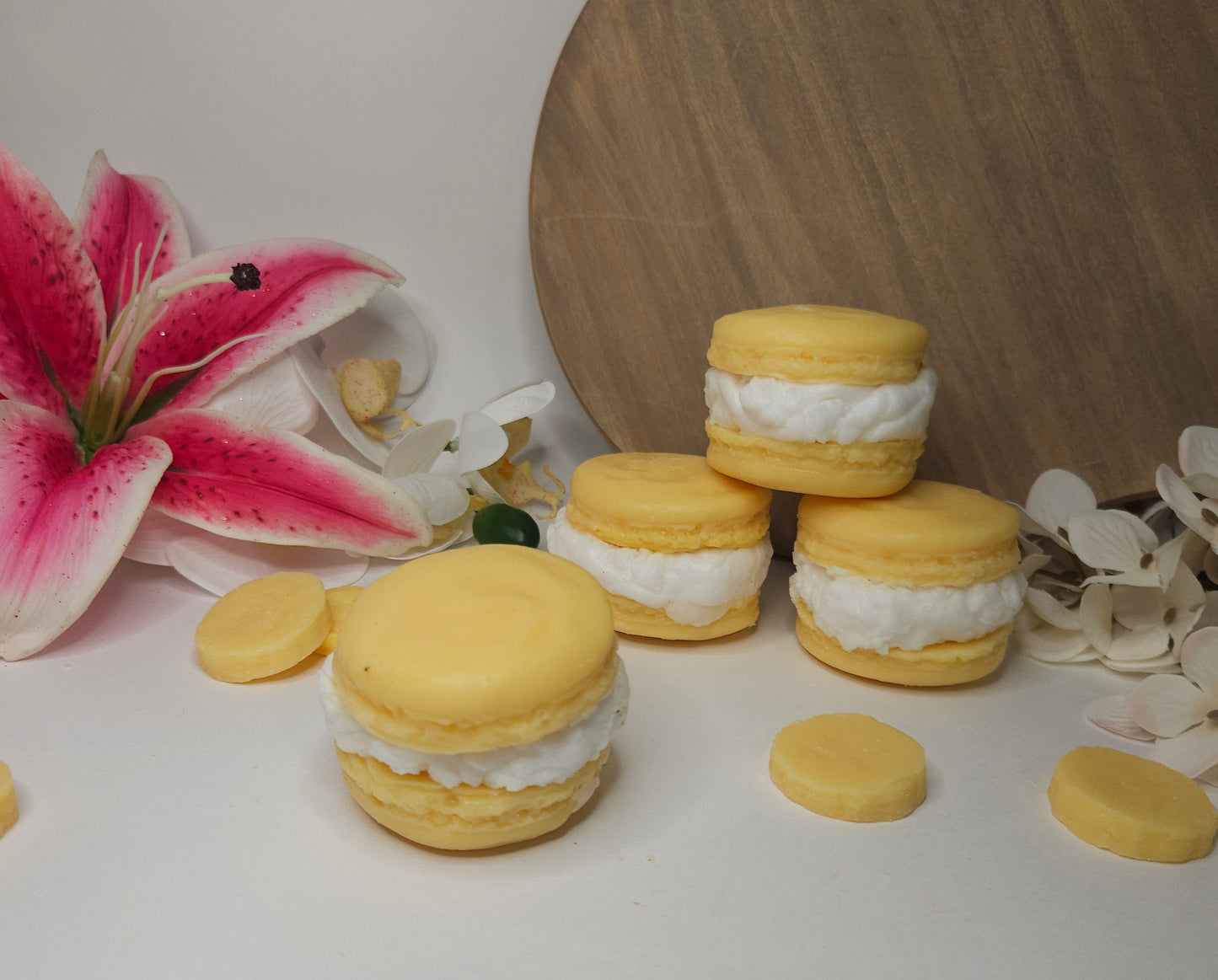 Banana Pudding Macrons
