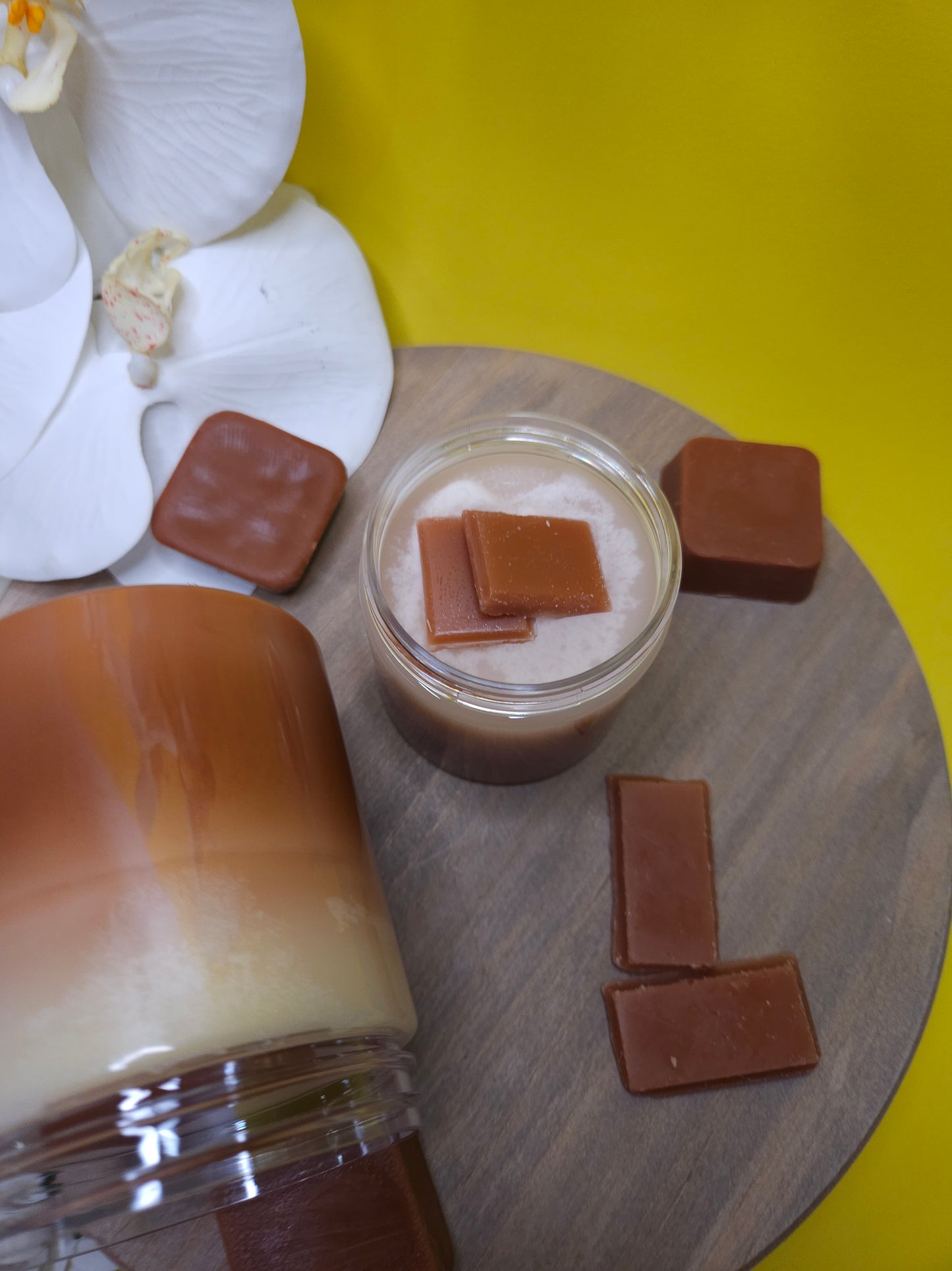 Chocolate scoopable wax